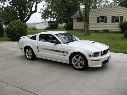 2008(08) mustang gt california special must see!!! traction control  49k 5 speed