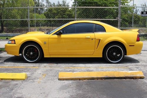 Yellow exterior, black inside. 5 speed trans, with king cobra clutch. 19" wheels