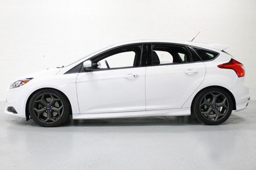2013 ford focus st, st3 with extras!! must see!