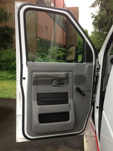 Ford Passenger Van For Sale >> Find used 2009 Ford E350 Wheelchair Lift Passenger Van ... Ford Passenger Van For Sale >> Find used 2009 Ford E350 Wheelchair Lift Passenger Van ...