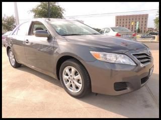 2011 toyota camry le / 1-owner / alloy wheels /