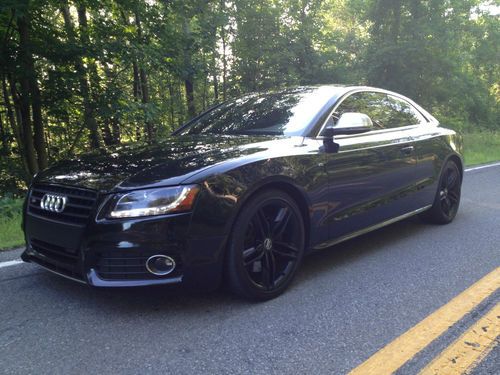 2009 audi s5 coupe 2-door 4.2l v8 brilliant black, navi ,loaded !