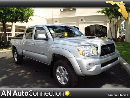 Toyota tacoma prerunner with leather &amp; 30k miles