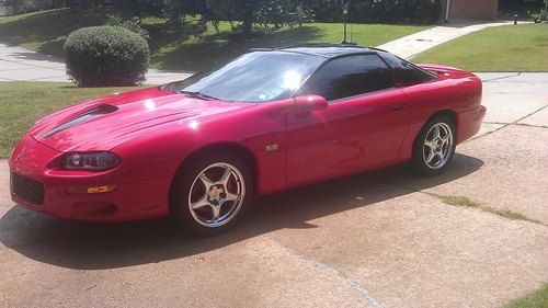 2000 ss camaro 6-speed t-tops 49k miles leather interior awesome condition