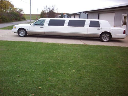 1995 lincoln town car executive limousine 4-door 4.6l, 120&#034; stretch, custom