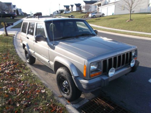 2000 jeep cherokee sport xj, 4.0l, 4wd, 4 door, 151k, automatic, snow tires