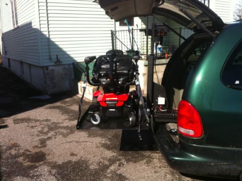 1997 dodge grand caravan se mini with handicap  scooter lift and scooter