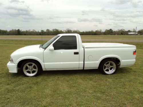 Sell used 2003 ZR2 4x4 chevrolet s10 (wrecked vehicle does ...
