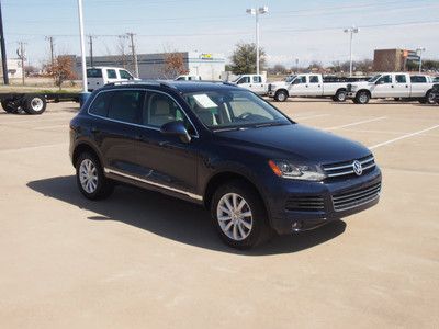 2012 vw touareg tdi awd only 17k miles call us today we are here to help!!!!!!!!
