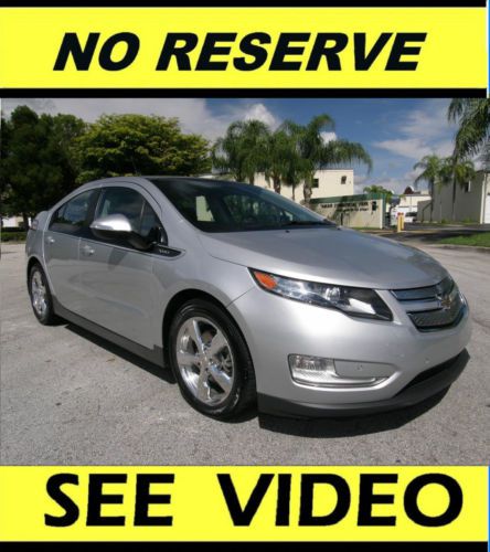 2011 chevrolet volt ,navigation,heated leather seats,chrome rims,see video