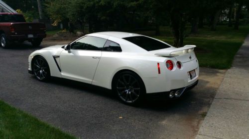 2012 White Nissan GT-R in excellent condition with 32,000 miles.....GTR, US $71,000.00, image 2