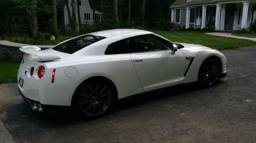 2012 White Nissan GT-R in excellent condition with 32,000 miles.....GTR, US $71,000.00, image 3
