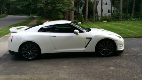2012 White Nissan GT-R in excellent condition with 32,000 miles.....GTR, US $71,000.00, image 8