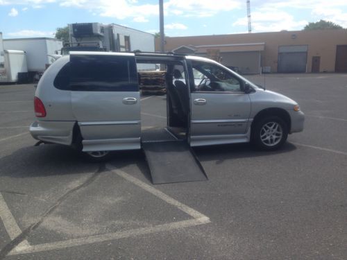 Van  wheelchair handicap dodge grand caravan 2000 side entry ims power ramp