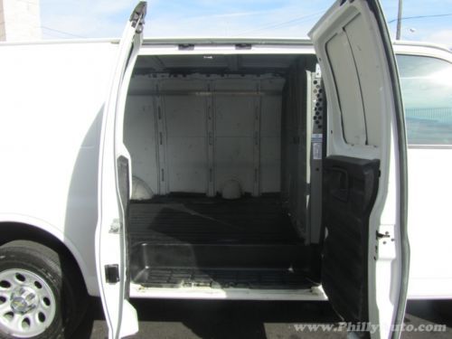 2011 Chevrolet Express 1500  Standard Cargo Van 4-Door 4.3L NO RESERVE CLEAN, image 20