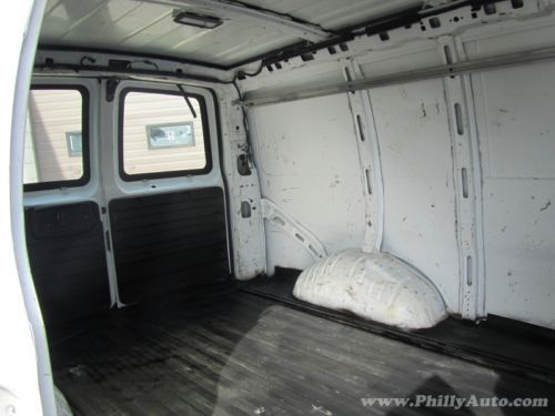 2011 Chevrolet Express 1500  Standard Cargo Van 4-Door 4.3L NO RESERVE CLEAN, image 22
