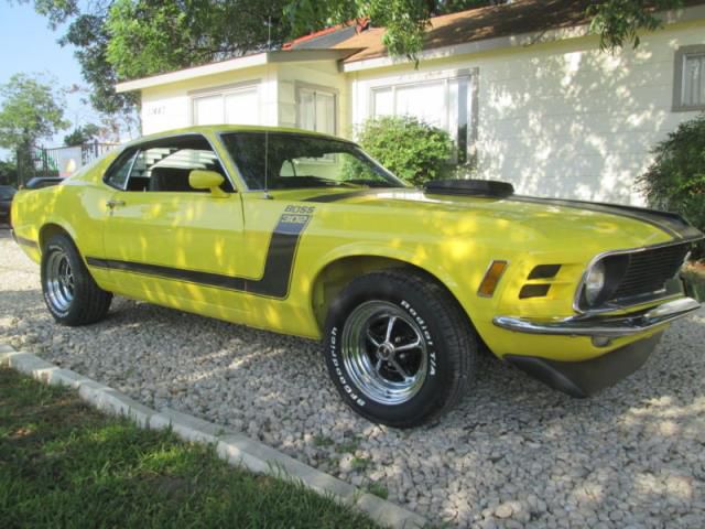 Ford mustang orig mach i  now boss 302 trim