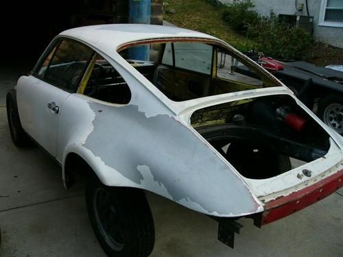 1972 porsche 911 t non-sunroof coupe rolling shell   no engine but w/ oil tank