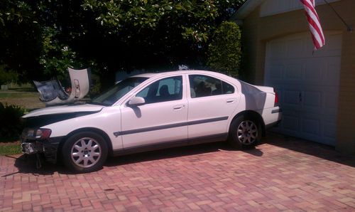 2001 volvo s60 base sedan 4-door 2.4l