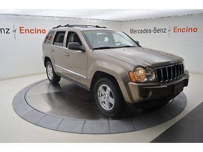 2005 jeep grand cherokee, clean carfax, 2 owners, nav, leather,  beautiful!