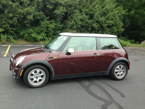 2002 mini cooper hatchback panoramic roof rare color combo 5 speed  no reserve
