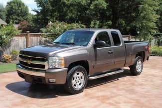 One owner lt ex cab z71 4x4   new tires   perfect carfax   msrp $33,235.00