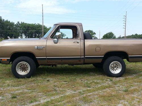 Sell used 1988 Dodge Ram 4X4 W150 Short Bed in Griffith, Indiana