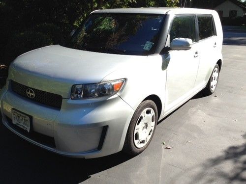 Scion xb 2009, automatic, gray, runs great!  top safety &amp; crash rating.  love it
