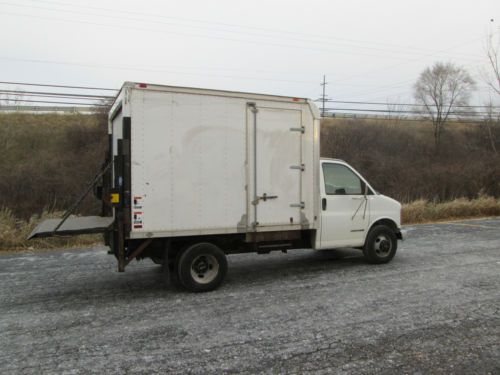 2000 gmc savana box truck cutaway 5.7l v8 liftgate 55k miles