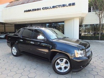 2012 chevrolet avalavche,9300 miles,all black, factory warranty,mint condition !