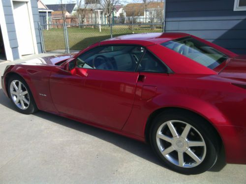 2005 cadillac xlr  only &#034;13,000 miles&#034; excellent condition