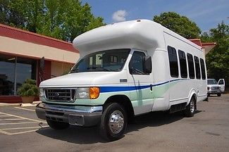 Very nice, ford e350, handicap accessible, lift equipped mini bus..unit 5563t