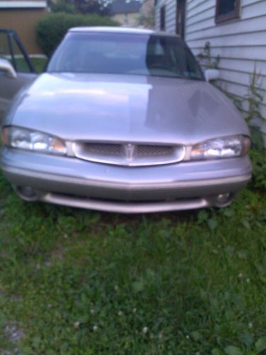 1997 pontiac bonneville se sedan 4-door 3.8l