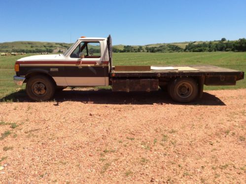 1988 ford f series f350 truck with flat bed
