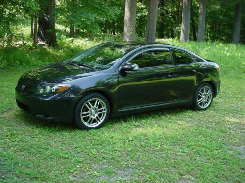 2009 scion tc coupe,at,moon roof,black on black,alloy,kenwood stereo.
