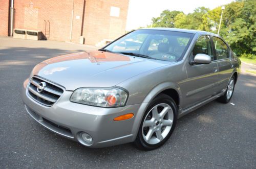 2002 nissan maxima se leather,  roof, low miles , automatic no reserve