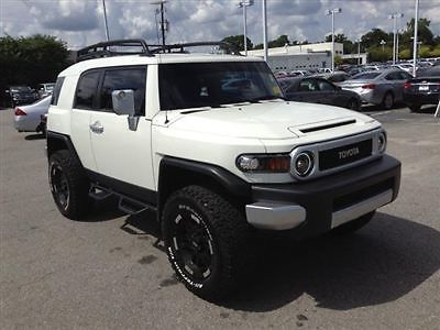 Toyota fj cruiser 4wd 4dr automatic low miles suv automatic gasoline 4.0l v6 cyl