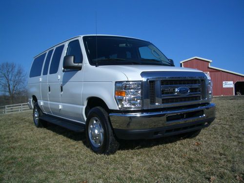 2013 ford e350 12 pass van - 8418 miles - all power including back up camera