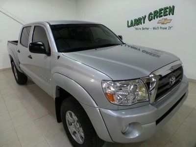 2010 toyota tacoma 4x4, extra clean, ***we finance***we ship***