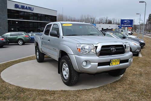 2007 toyota tacoma crew cab 4x4 with manual transmission and only 79k miles!