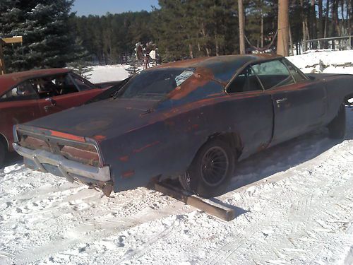 1969 dodge charger, b5 blue, 383 4 speed