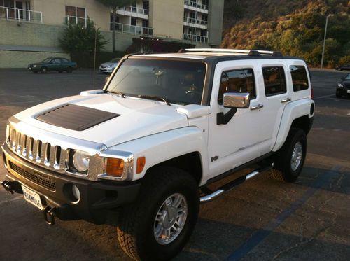2006 hummer h3 adventure luxury upgrade with nav, leather, one owner sport utili