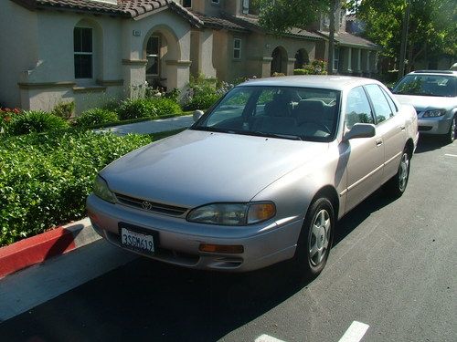 1996 toyota camry le sedan 4-door 3.0l no reserve !!