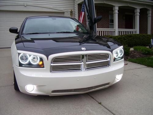 Purchase used Custom 2006 Dodge Charger SXT Show car 22s ...