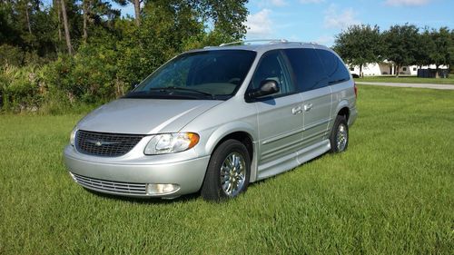 2002 chrysler town and country limited braun ability entervan wheelchair van