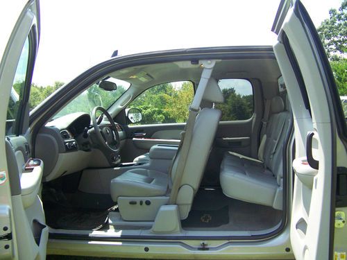 2009 Chevrolet Silverado 1500 Z-71 4X4 LTZ Fully Loaded $19,350.00 NO RESERVE, image 4
