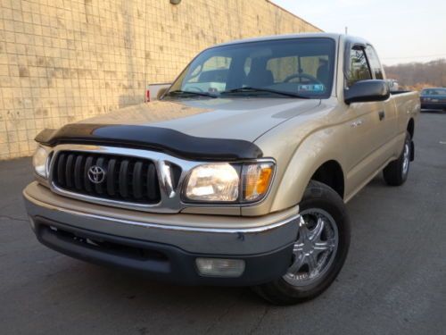 Toyota tacoma extracab extended cab automatic 81k low miles autocheck no reserve