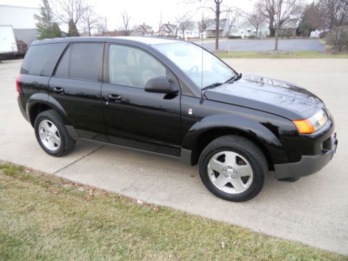 Beautiful in &amp; out! runs great! awd! very clean! come see this great saturn vue!