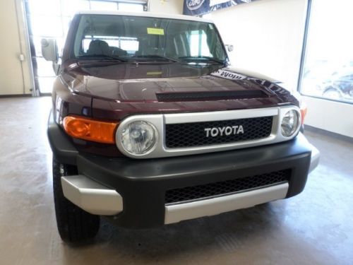 2007 fj cruiser, power windows and doors, 4wd suv, financing available