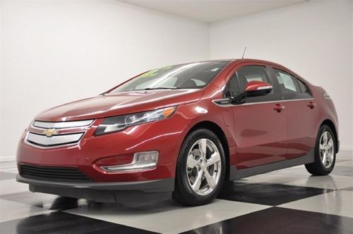 Premium electric camera heated leather 2013 hatch red 1 owner 2012 volt for sale